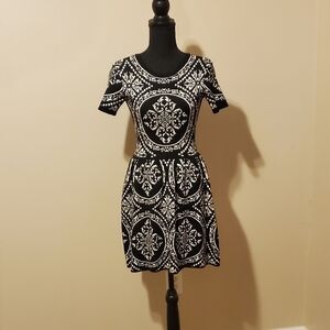 Romeo & Juliet Coture Short Sleeve Sweater Dress